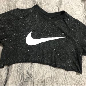 💖3/$40 Nike crop top